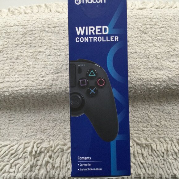 Play Station 4 Wired Controller - Picture 3 of 7